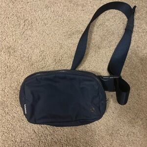 lululemon athletica Navy/Black Men's Sling Belt Bag